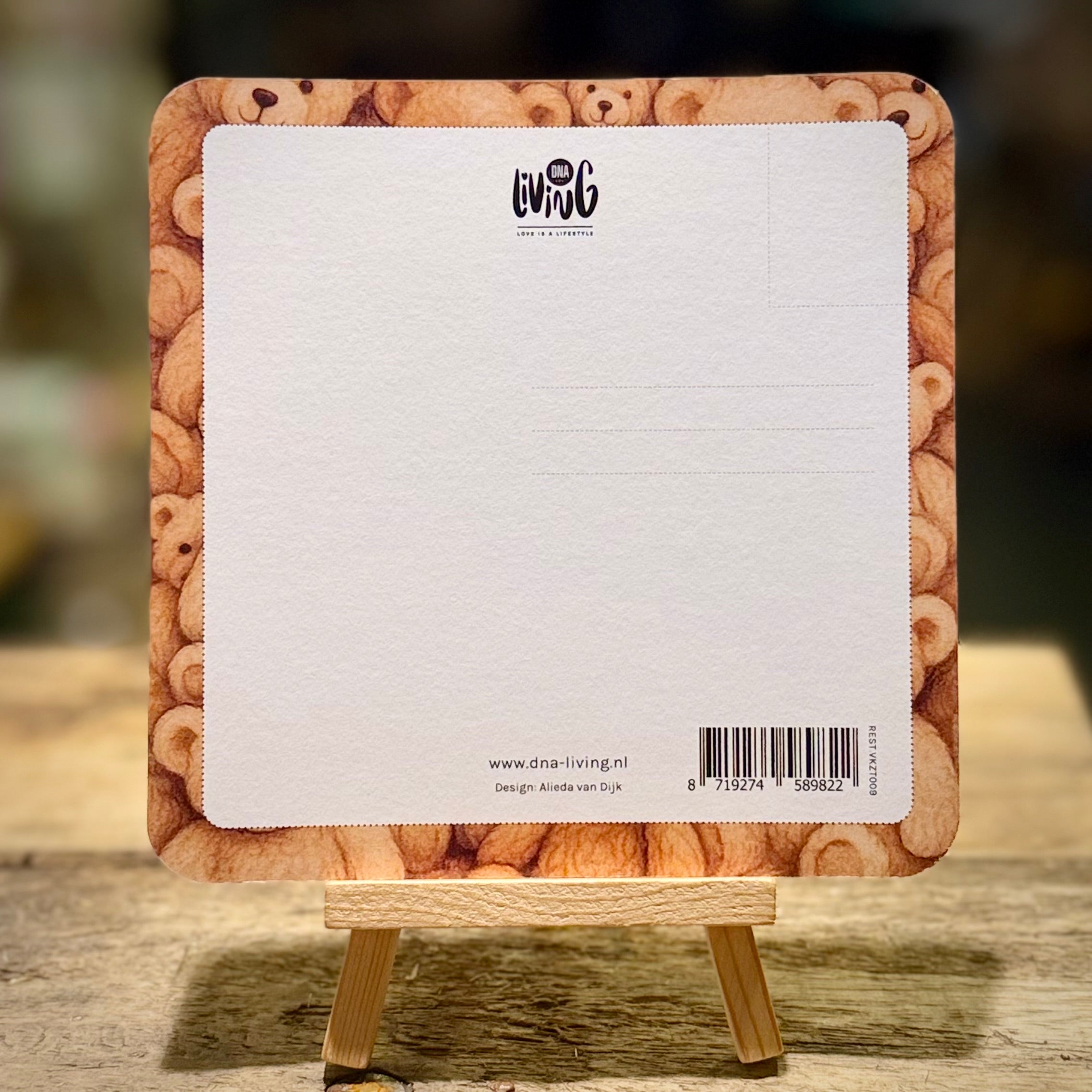 Lots of Hugs | Blank | Square Card