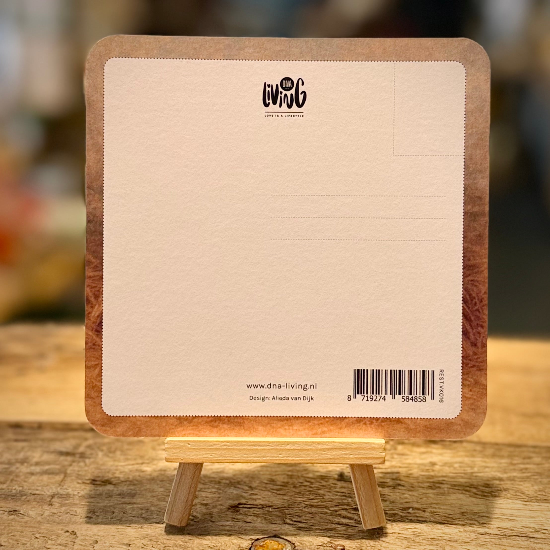 In De Schaduw Van Zijn Vleugels | Vierkante Kaart